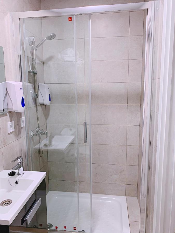 Hostal El Castillo Alcalá de Guadaira מראה חיצוני תמונה