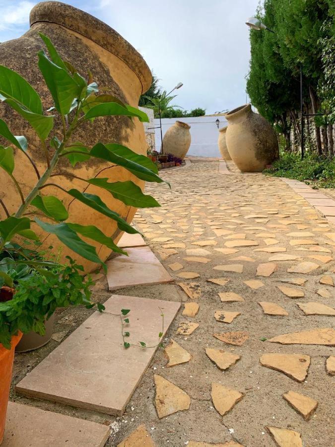 Hostal El Castillo Alcalá de Guadaira מראה חיצוני תמונה